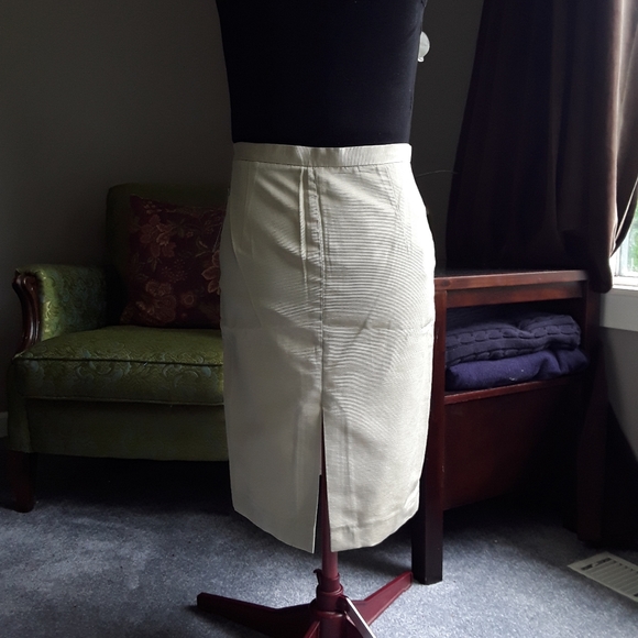 NWT Valentino Red pencil skirt - Picture 3 of 6